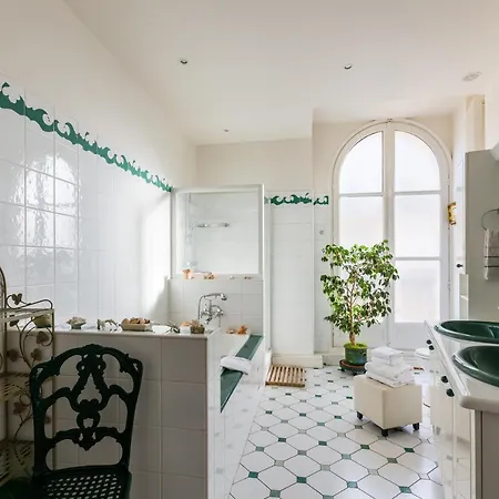 Veeve - Haussmann Beauty In The 6th Paris
