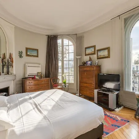 Veeve - Haussmann Beauty In The 6th *